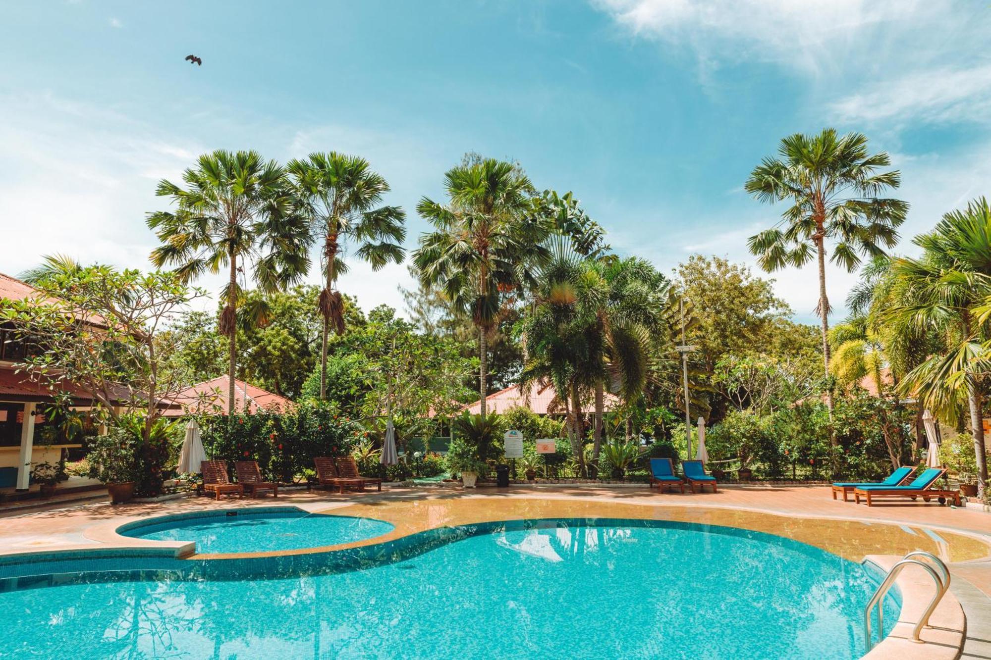 Pangkor Sandy Beach Resort Кампонг-Пасир-Богак Экстерьер фото
